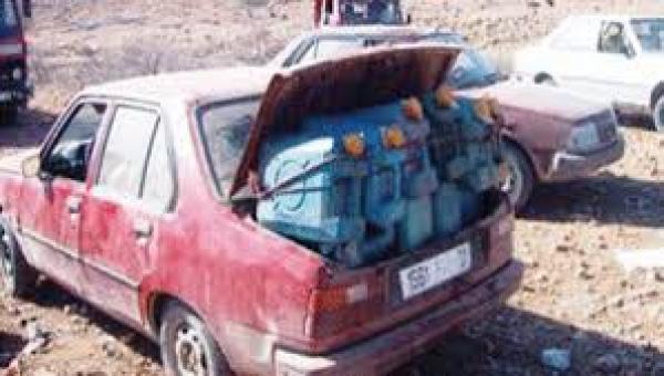 600 ألف سيارة في تونس والمغرب تسير بالوقود الجزائري المهرب