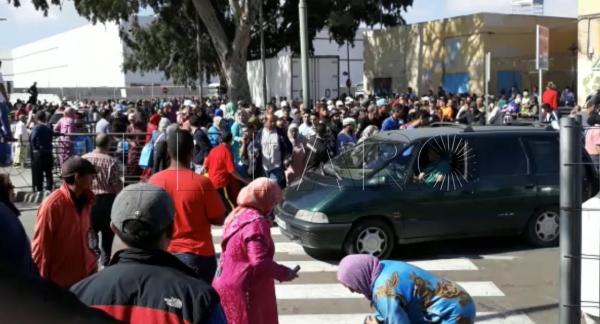 بالفيديو.. شاحنة إسبانية "تدهس" مواطنين مغربيين بالمعبر الحدودي بني انصار وتلحق بهما إصابات خطيرة