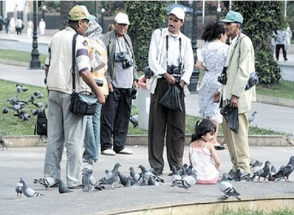 المصورون المتجولون بالرباط عيون توشك على الانطفاء 