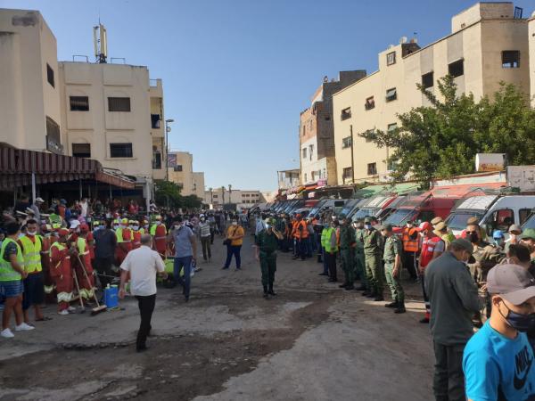 بالصور: السلطات تنزل إلى الشارع بفاس وتقود حملة تحسيس واسعة بعد تزايد إصابات "كورونا"