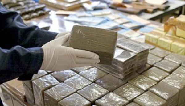 باب سبتة .. حجز كمية من مخدر الشيرا كانت مخبأة بعناية في خزان وقود سيارة مغربي مقيم باسبانيا  