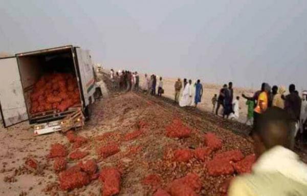 قطار موريتاني يدهس شاحنة مغربية محملة بالخضراوات و هذه هي التفاصيل