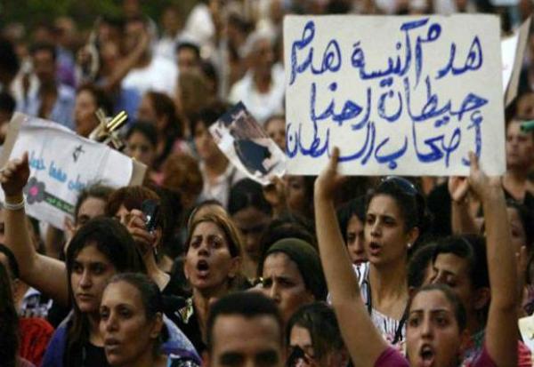 الإسلاميون على خطى مبارك في إتهام المعارضة بإحراق مصر