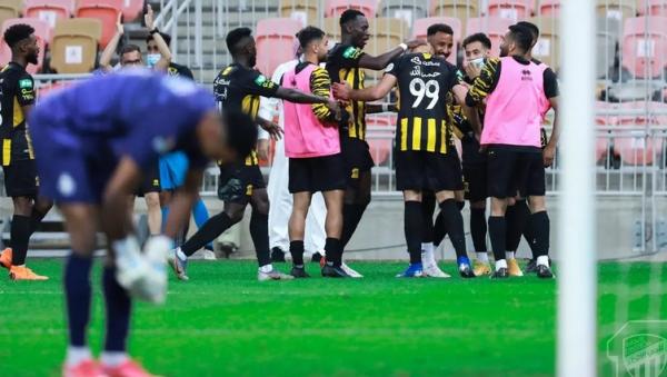 حمد الله يثأر من النصر ويقود الاتحاد إلى فوز كبير والابتعاد بالصدارة(فيديو)