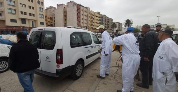 الشروع في تعقيم الفضاءات العمومية بالمغرب لمواجهة "كورونا"