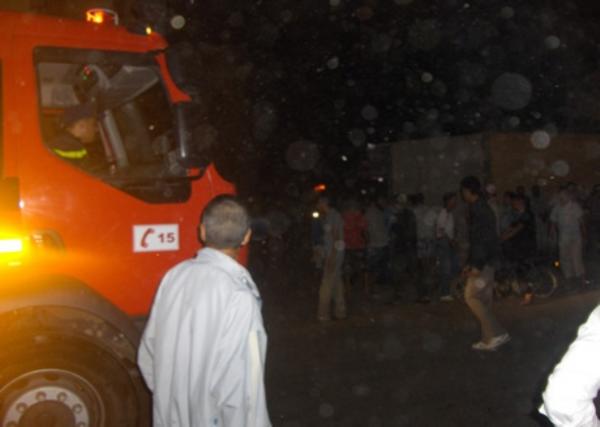 حريق يأتي على العشرات من البراريك بحي ( باب السمارين ) بفاس