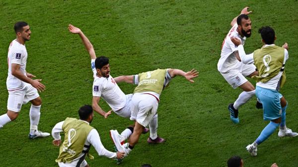 بالفيديو: منتخب إيران يحقق فوزا مثيرا على ويلز في كأس العالم بقطر وتبقي على آمالها