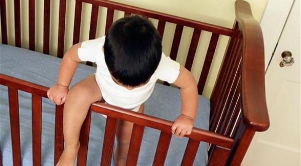 كيف تتعامل مع مقاومة الطفل للنوم؟