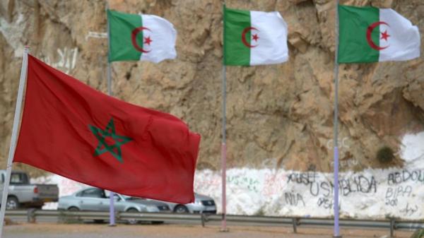 الجزائر تسلم المغرب 16 معتقلا عبر معبر "زوج بغال" الحدودي