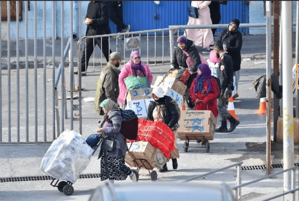 المغرب يرفض عودة الوضع بمعبري سبتة ومليلية المحتلتين إلى ما كان عليه وإسبانيا تقترح حلا وسطا