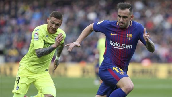 برشلونة يتخلص من مهاجمه "باكو ألكاسير" الذي سيجاور "حكيمي" بدورتموند