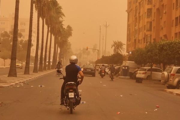 ردو البال.. رياح قوية مصحوبة بغبار منتظرة اليوم بهذه المناطق المغربية