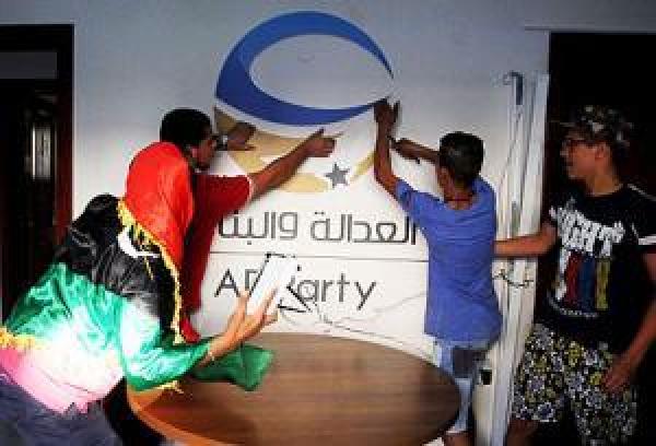 هل بدأت ثورة الليبيين ضد الإخوان؟