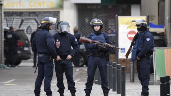 باريس تنجو بأعجوبة من تفجير دموي جديد