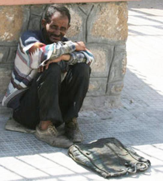 حين يخطئ الدعم طريقه إلى الفقراء