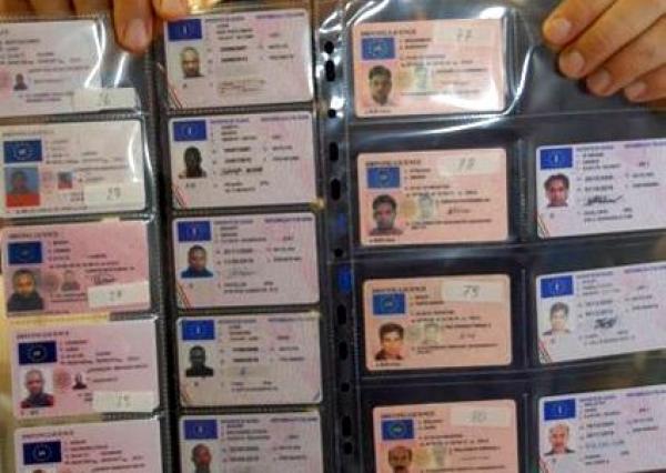 رخص السياقة المزورة تقود 80 مهاجرا مغربيا إلى القضاء الإيطالي