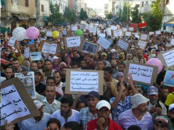 رويترز: مغاربة يحتجون على الانتخابات واندلاع عنف في الرباط 