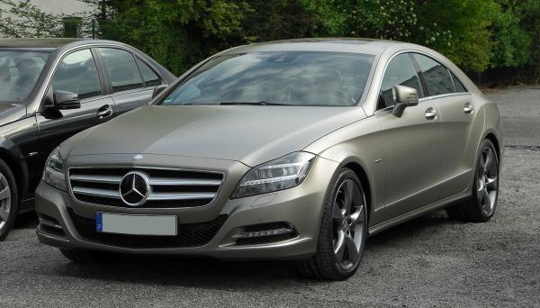 مرسيدس تستدعي عددًا من موديلاتها القديمة لمخاوف انفصال وتطاير السقف الشمسي