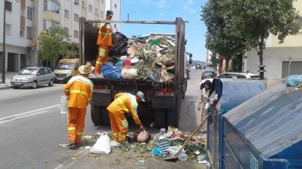 جمع أزيد من 3900 طن من النفايات في أقل من 12 ساعة بهذه المدينة المغربية