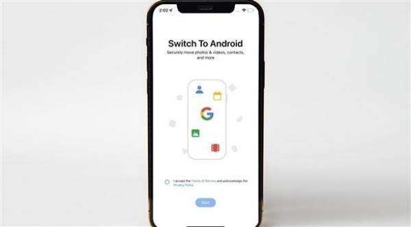 غوغل تطلق تطبيقاً لتحويل البيانات من آي فون لهاتف أندرويد