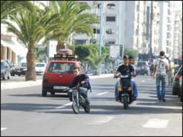 أغلب مستعملي الدراجات مهددون بالخطر بسبب الخوذة