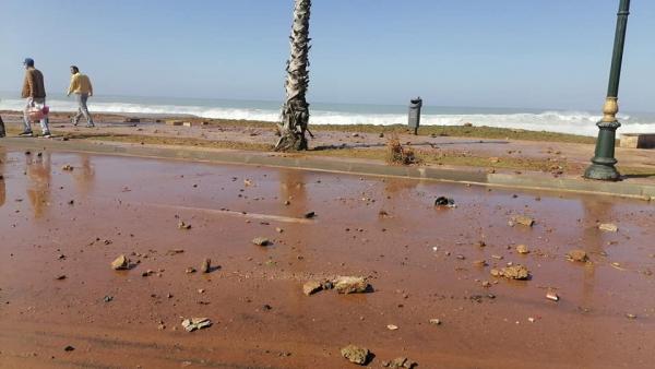 بالفيديو : "ميني تسونامي" يضرب الشريط الساحلي بالرباط