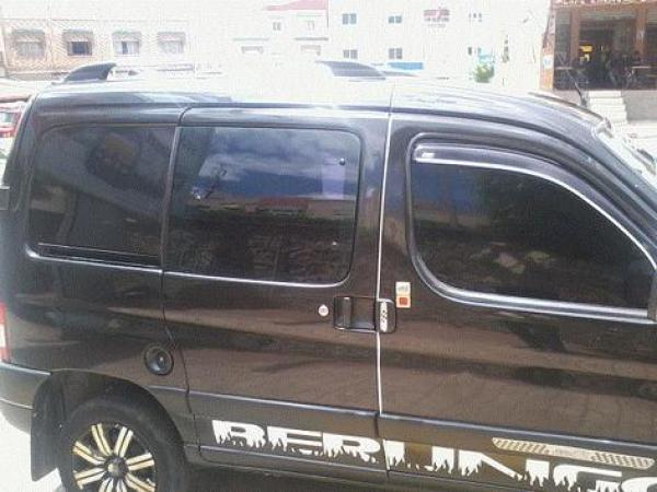 بعد حادثة السطو المسلح على ناقلة أموال، حملة واسعة بطنجة ضد استعمال الزجاج الداكن  أو ما يعرف بالـ"فوميه"