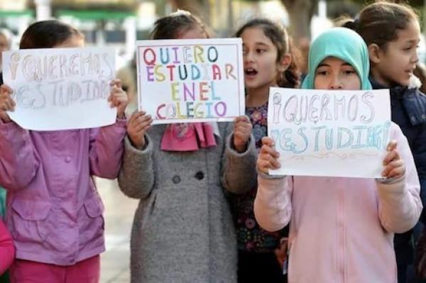 وضع شائك : الحرمان من الدراسة يطال تلاميذ مغاربة مسجلين بمدارس الثغر المحتل بعد إغلاق الحدود