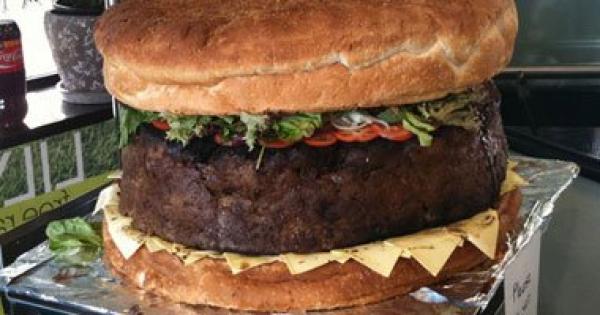 أمريكا تحطم الرقم القياسى لأكبر همبرجر وتدخل "جينيس" مجدداً