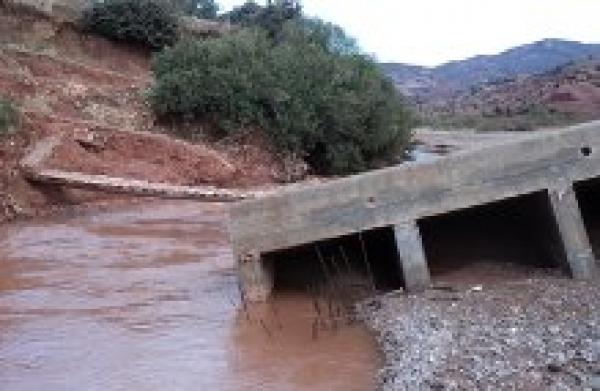 بلدة كروشن بخنيفرة محاصرة بفعل الأمطار وسوء أوضاع الطرق