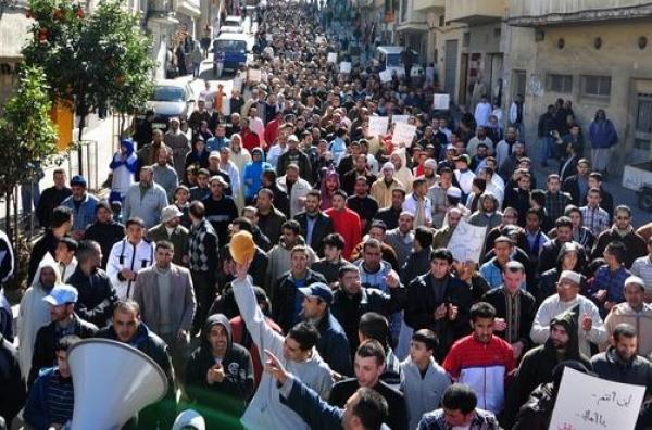 جماهير مدينة طنجة تتضامن مع الشعب السوري البطل  وتندد بنظام البعث المستبد 