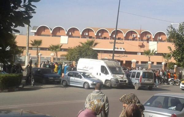 الطلاق وما يدير...عراك وتبادل للضرب بين أسرتين كاد يتحول إلى جريمة أمام المحكمة