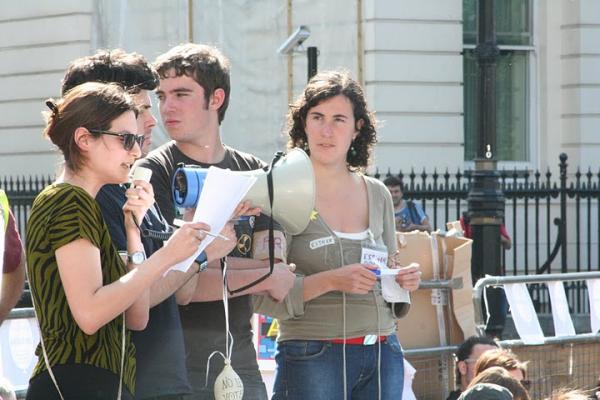 الجالية الاسبانية المقيمة بطنجة تحتج على حكومة بلادها