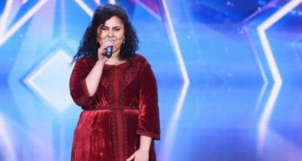 بعد ايمان الشميطي .. متسابقة مغربية أخرى تخطف الأنظار على مسرح Arabs Got Talent (فيديو)