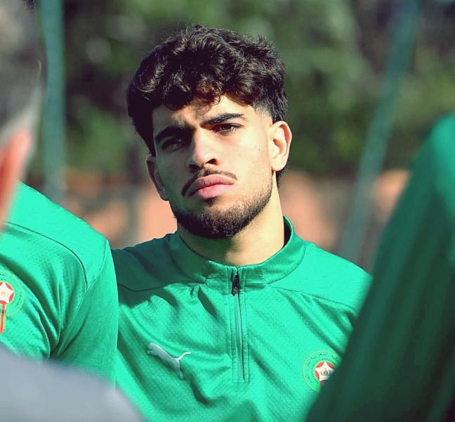 ما دور مسؤول التواصل؟.. صورة وصول "الزلزولي" إلى معسكر الأسود تثير ضجة والجامعة تضطر لحذفها بعد انتقادات واسعة