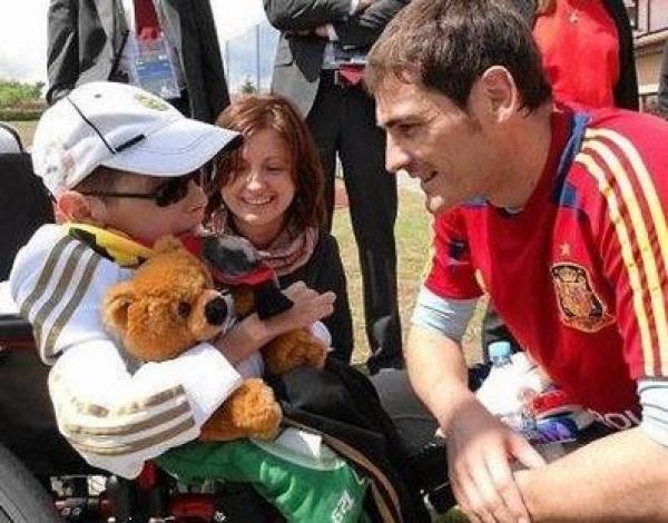 طفل بولندي منع احتفال كاسياس بهدف رونالدو