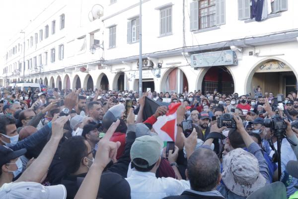 احتجاجات رافضي التلقيح متواصلة وتشمل عدد من المدن المغربية.. صور