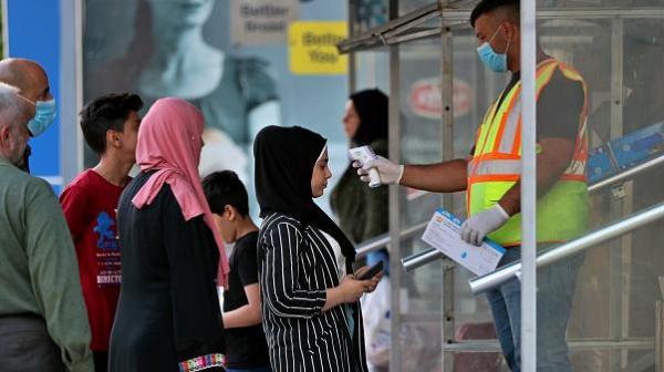 أول دولة عربية تعلن عن تسجيل إصابات بـ"السلالة الهندية" لفيروس كورونا