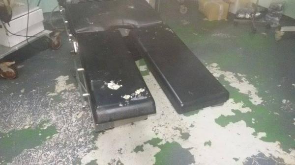 بالصور .. فضلات القطط في الممرات و أجهزة متهالكة بمستشفى الفارابي بوجدة