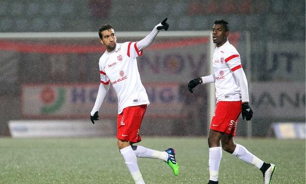 رغم بلوغه سن الـ35 .. المغربي يوسف حجي يواصل ابداعه في الملاعب الفرنسية