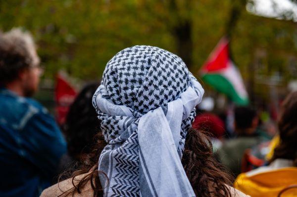 دولة عربية تحظر ارتداء الكوفية الفلسطينية في امتحانات البكالوريا