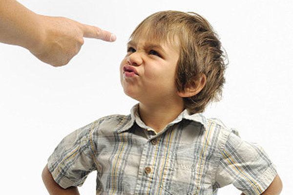 كيفية التعامل مع الإضطرابات السلوكية عند طفلك