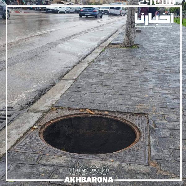 من حي بير الشفا مدينة طنجة: البالوعات بدون أغطية تهدد سلامة المواطنين