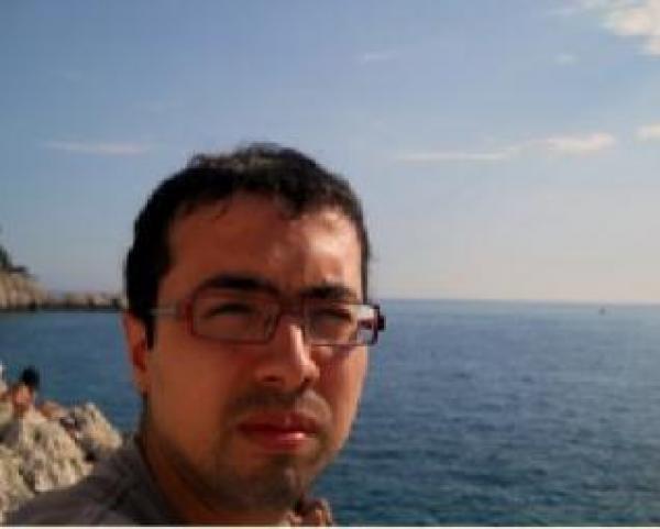 ترسيم الأمازيغية بالحرف اللاتيني ينبه السياح وينهي هيمنة الفرنسية