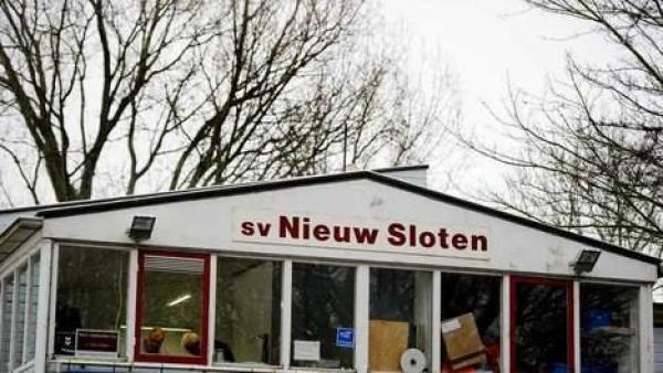 3 لاعبين من أصل مغربي يقتلون حكما رفع علم التسلل في مباراة للهواة بهولندا