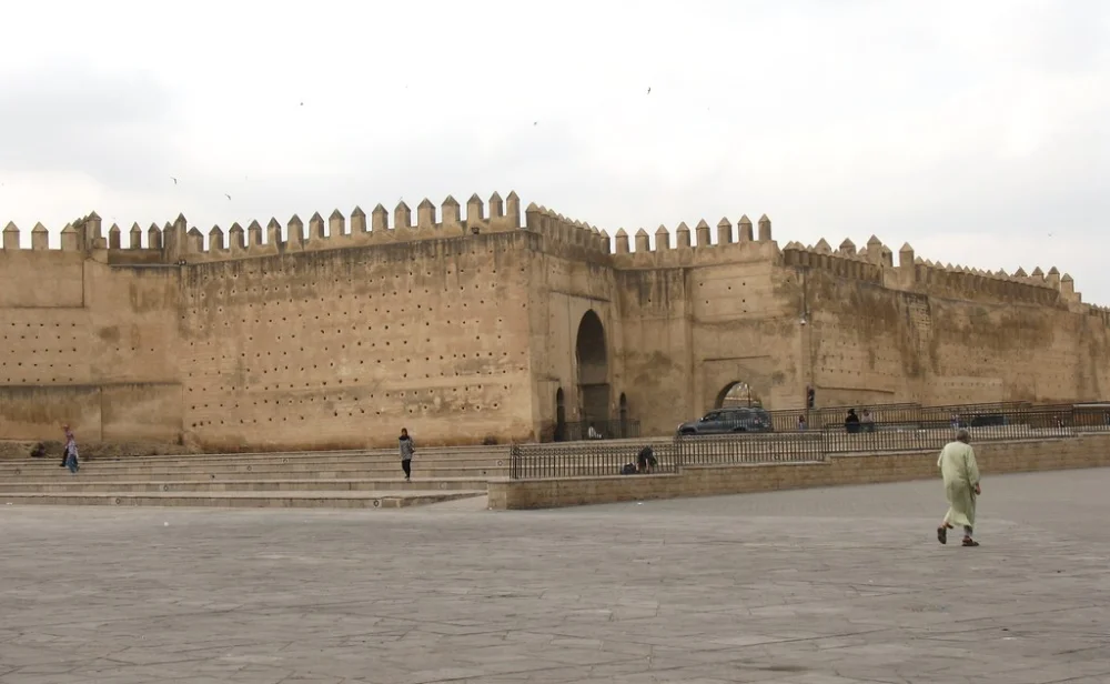 ساحة باب بوجلود التاريخية بفاس تحتضن أكبر عرض إيكوغرافي لخريطة المغرب