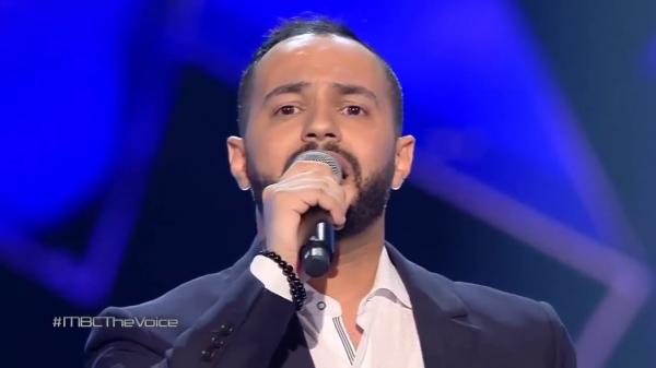 المغربي عصام سرحان يواصل الابهار في "ذا فويس" وحماقي "مسمعتش زي صوته" (فيديو)