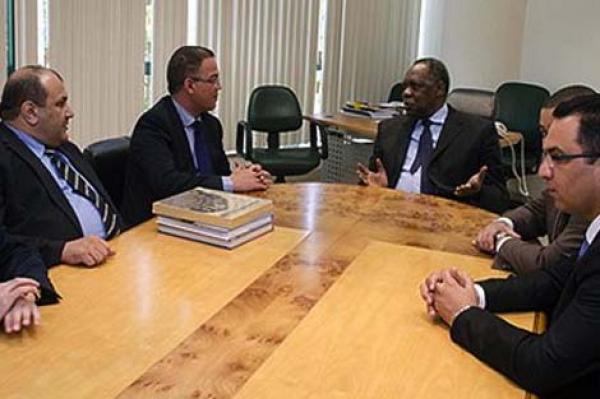 الكاف يجلد المغرب ويضع الحكومة وسمعة الكرة المغربية في موقف حرج للغاية