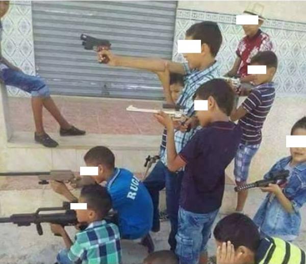 من يحمي أطفال الريف؟ محام يستغل صورا مبركة لأطفال في حراك الريف