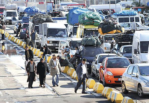 المهاجرون المغاربة يلوحون بالعودة النهائية